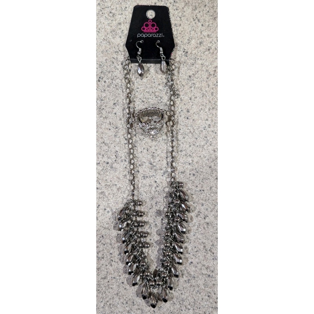 Paparazzi Silver Drop Necklace & Earrings Set With Bonus‎ Ring